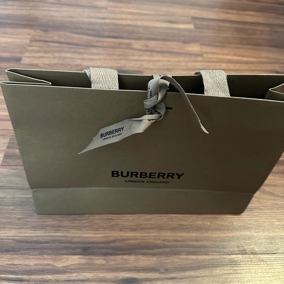 Burberry Shopping Bag - Picture 6 of 7